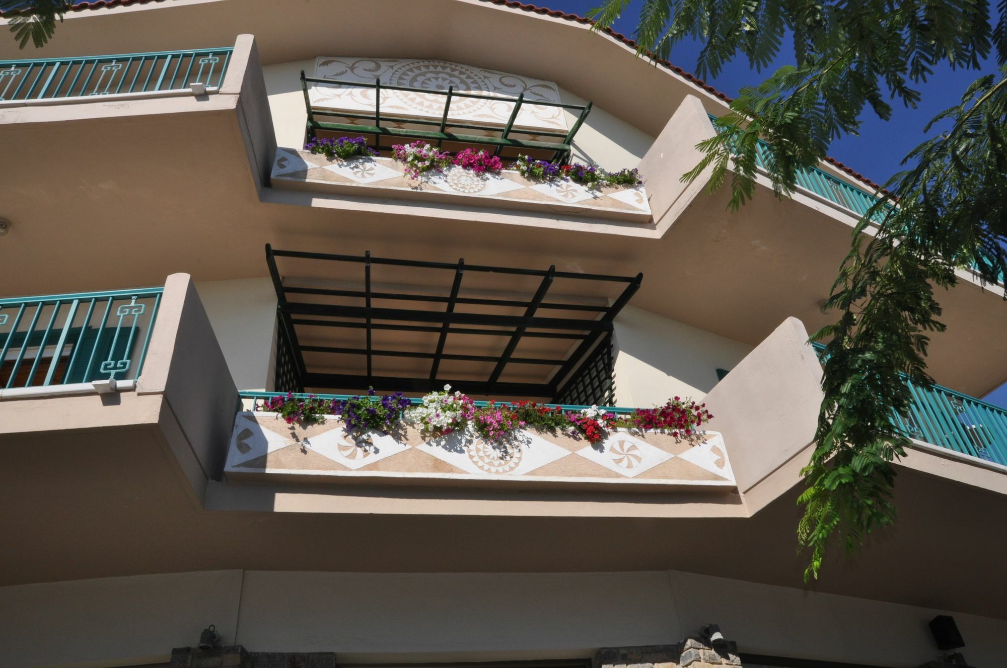 Kyveli Hotel Apartments Vrontádos Exterior foto