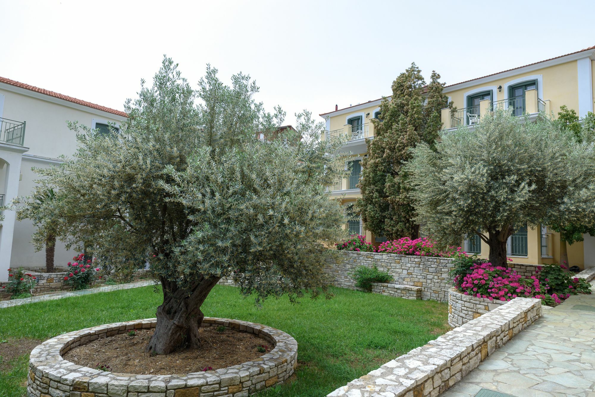 Kyveli Hotel Apartments Vrontádos Exterior foto