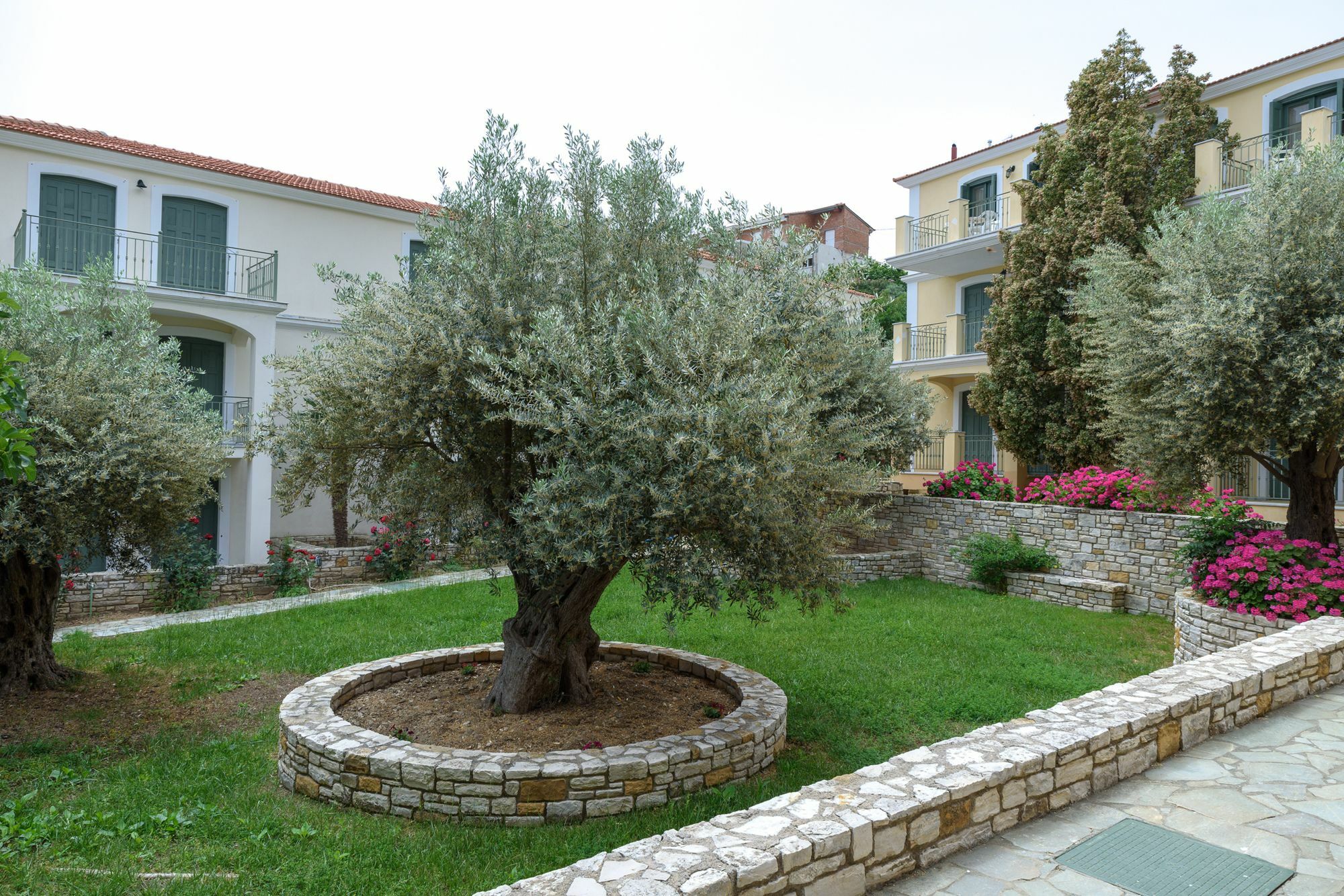 Kyveli Hotel Apartments Vrontádos Exterior foto
