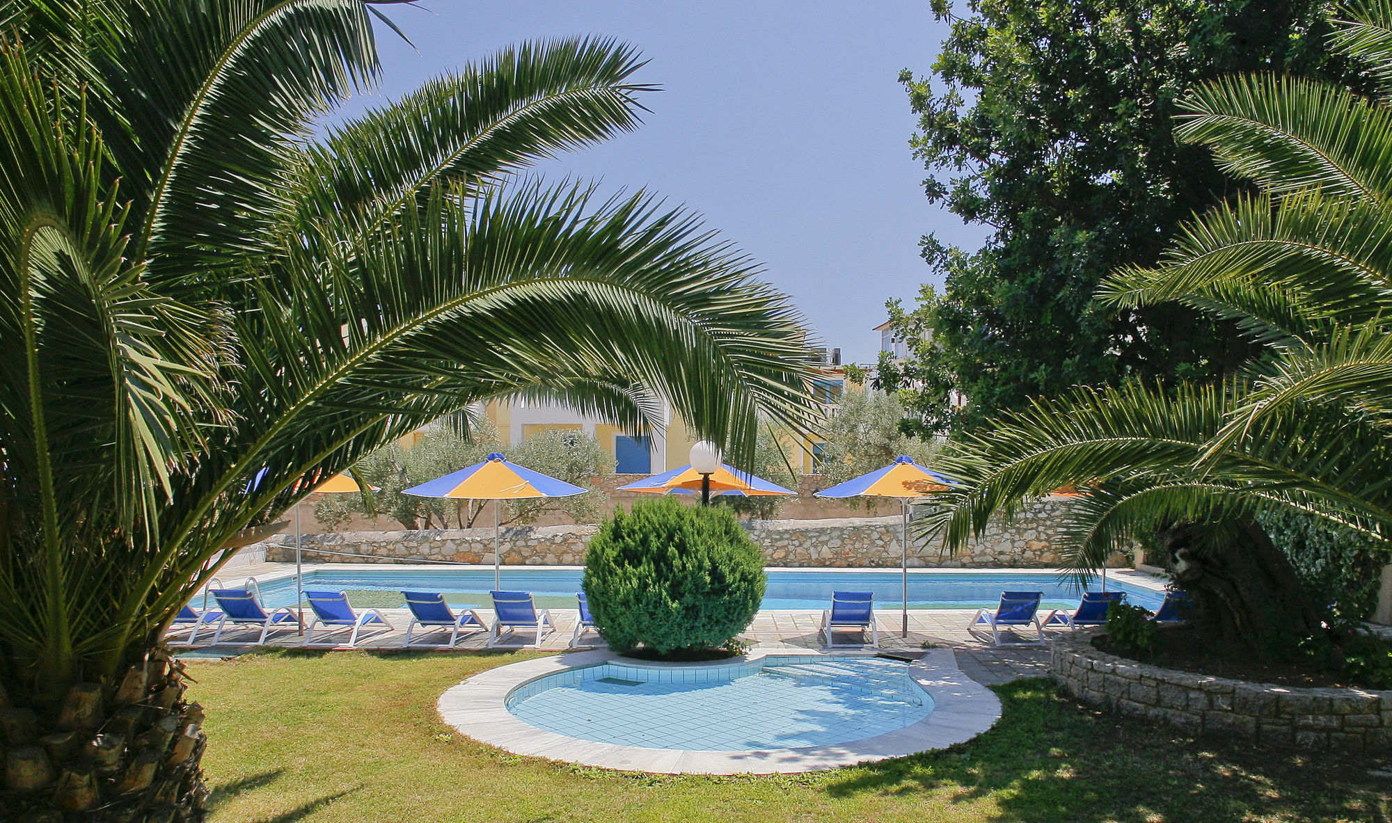 Kyveli Hotel Apartments Vrontádos Exterior foto