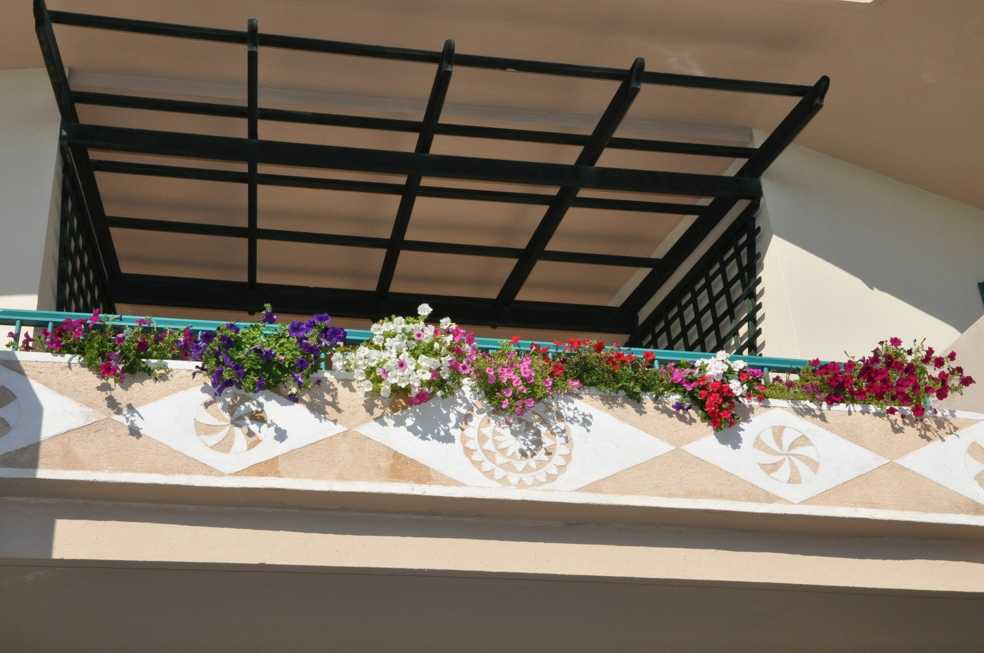 Kyveli Hotel Apartments Vrontádos Exterior foto